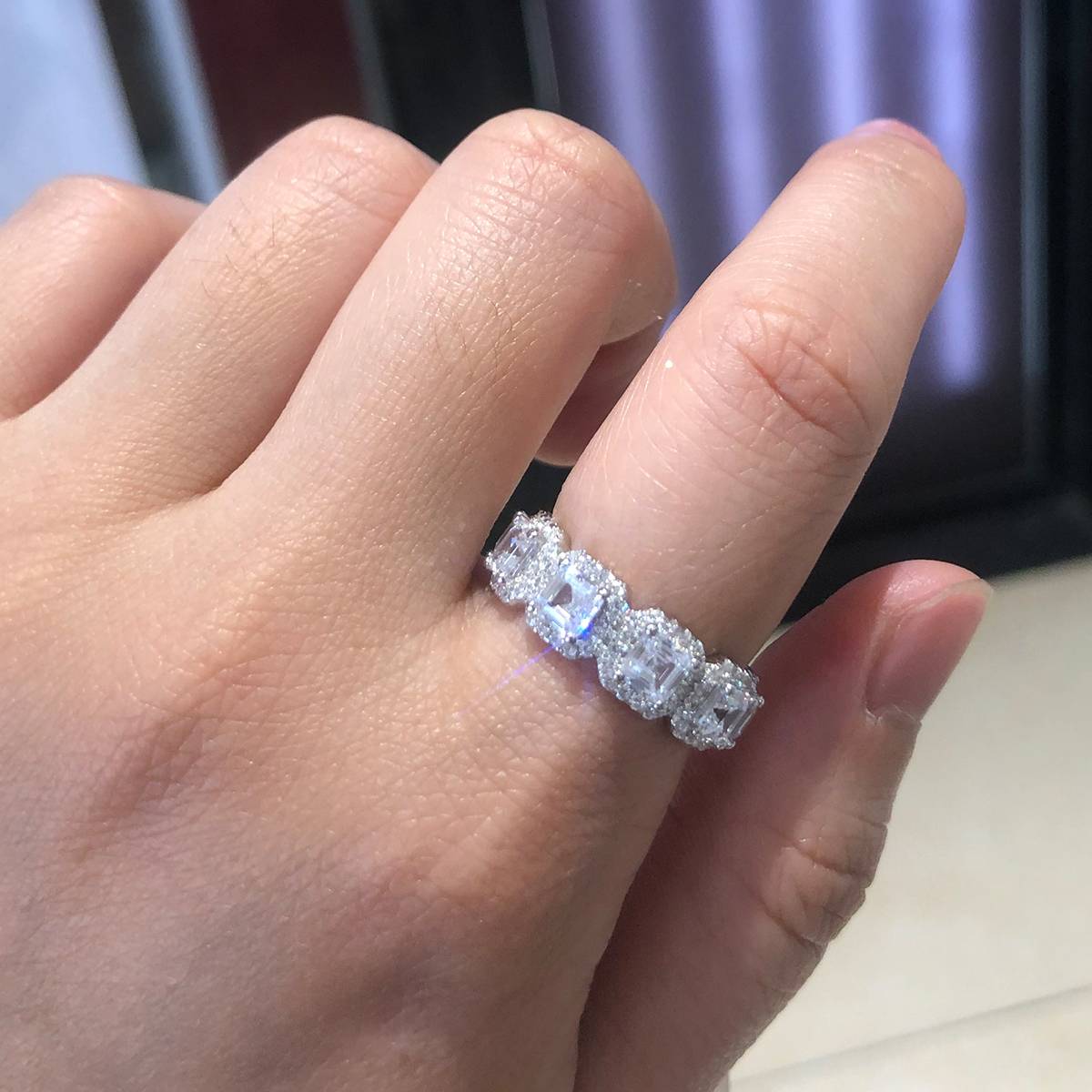阿斯切排戒S925银镀白金女戒定制选款主副石莫桑钻4.3ct